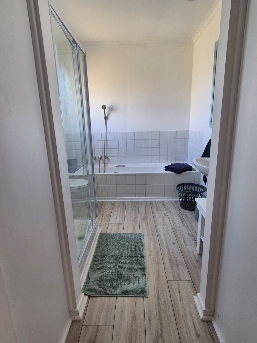 To Let 2 Bedroom Property for Rent in Pringle Bay Western Cape